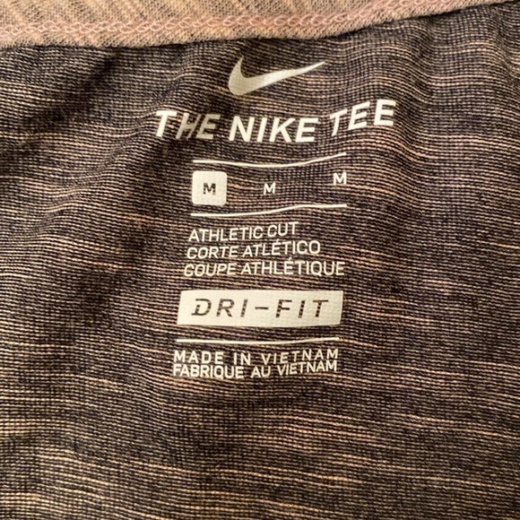 Nike Dri-Fit Tee size M - Picture 2 of 3